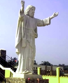 284991[0-0-600-369]-Jesus-Statue-Afrika